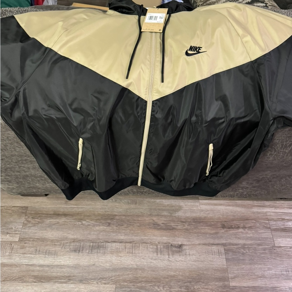Nike Black and Tan Lightweight Jacket